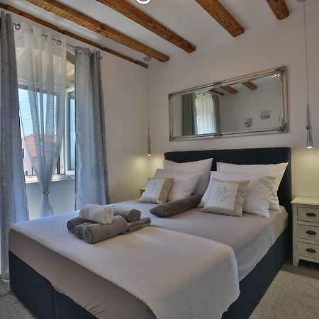 Apartments Angela With Old Town View 스플리트 외부 사진
